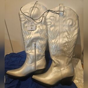 Viola size 7 wide calf silver cowboy boots
